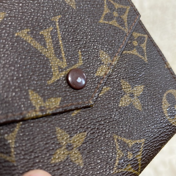 Auth. LOUIS VUITTON Monogrammed Authentic Wallet - Picture 4 of 11